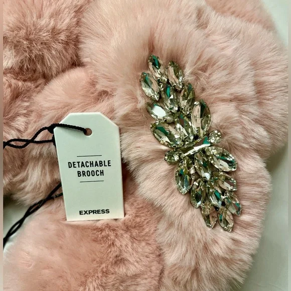 Express Blush Pink Faux Fur Slippers SZ MED with Detachable Brooch - Picture 3 of 5